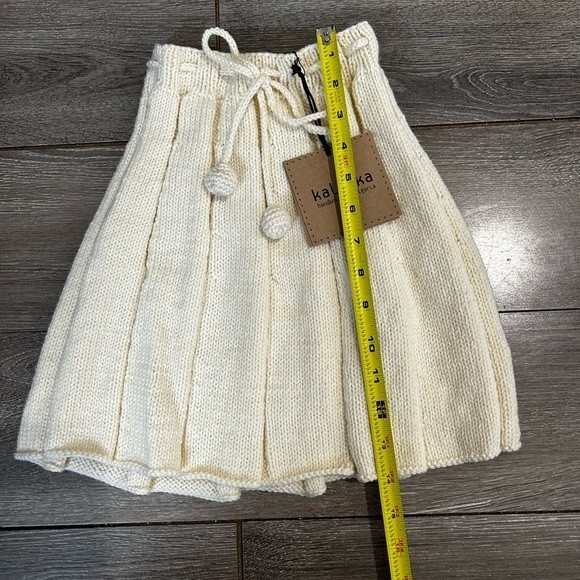 Kalinka Knits Girls Natural Ivory Hand Knit Merino Wool Pleated Skirt - Picture 5 of 5